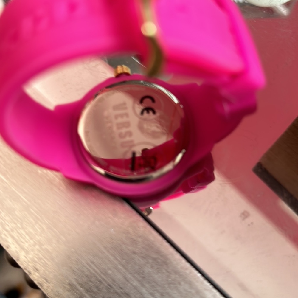 Cute Barbie🌷🌺 Pink Versace Watch NWOT💓💗 - Picture 5 of 5